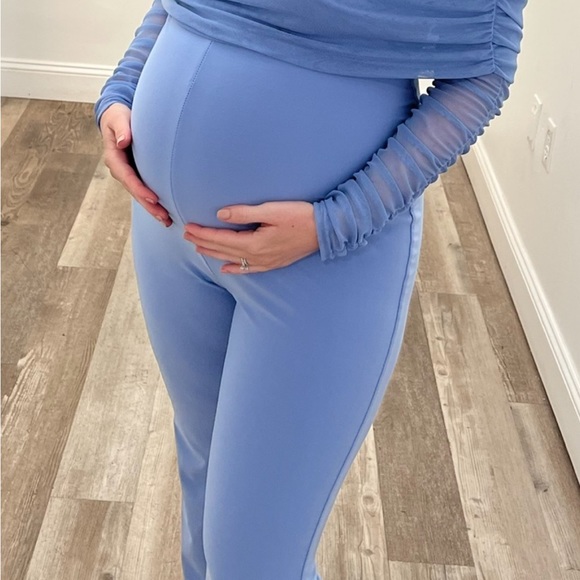 Club London maternity blue off the shoulder jumpsuit - Picture 4 of 4